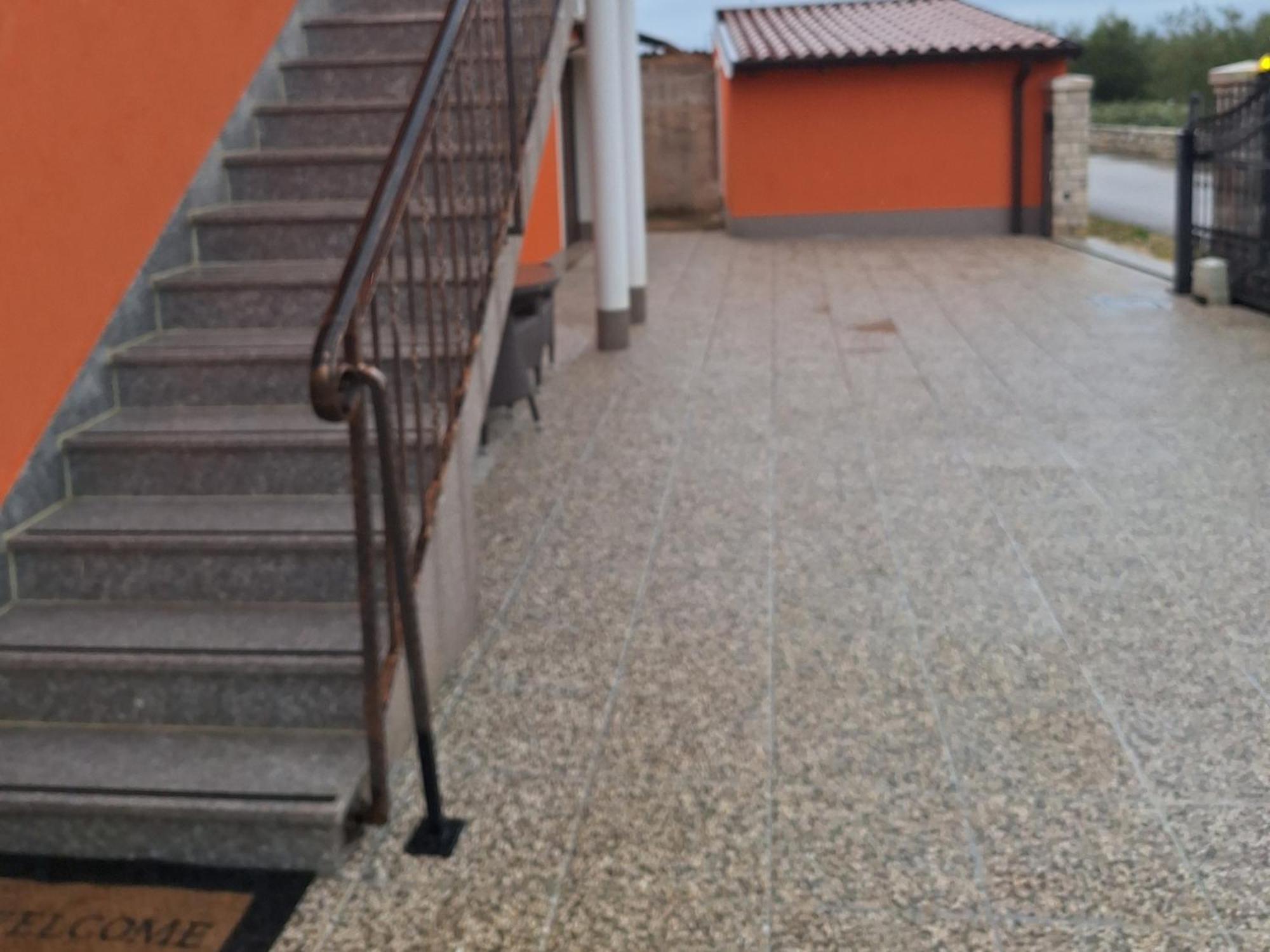 Apartment Dorina Buje Exterior foto